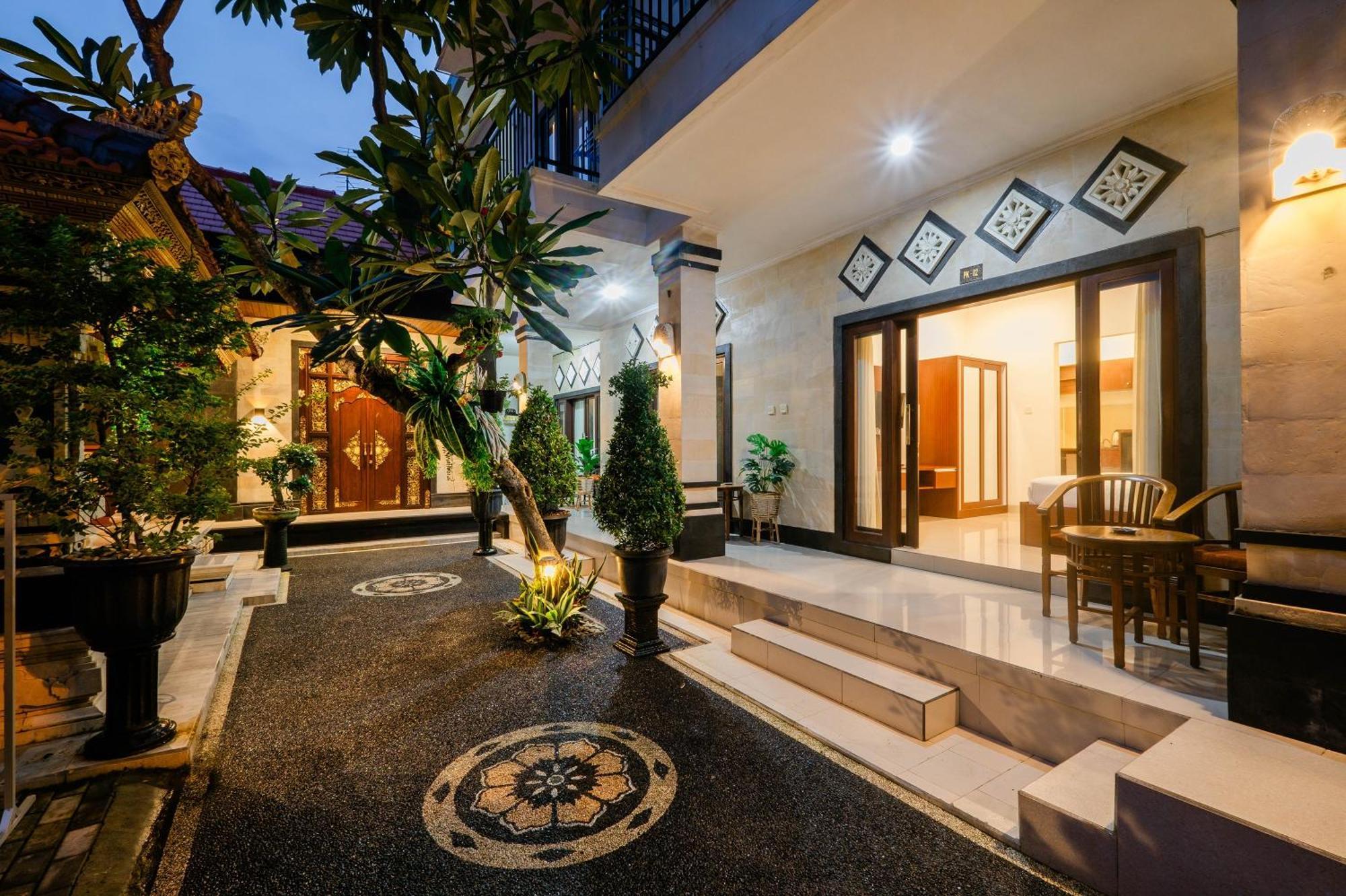 Puri Kasih Home Stay Санур Экстерьер фото