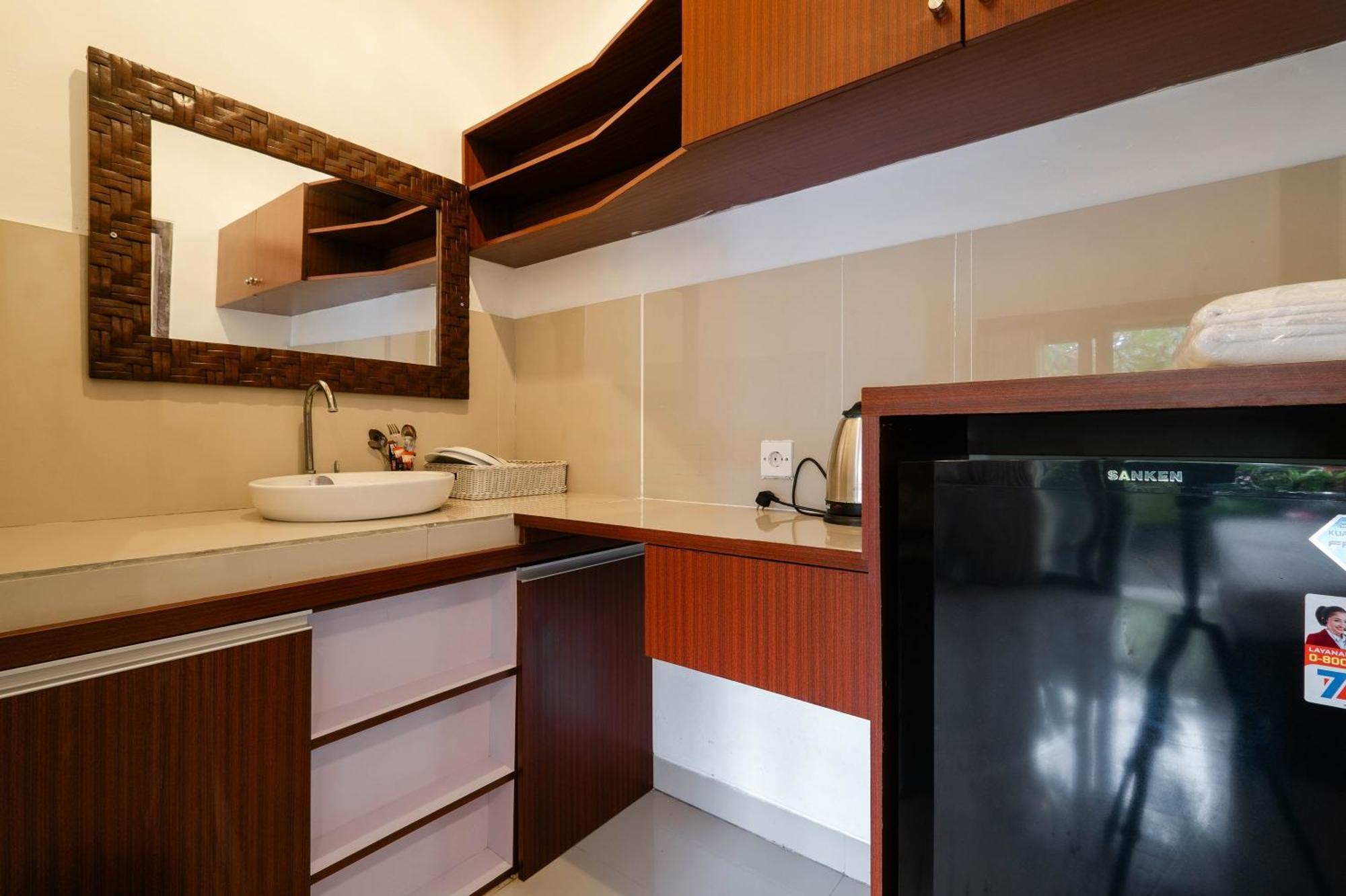 Puri Kasih Home Stay Санур Экстерьер фото