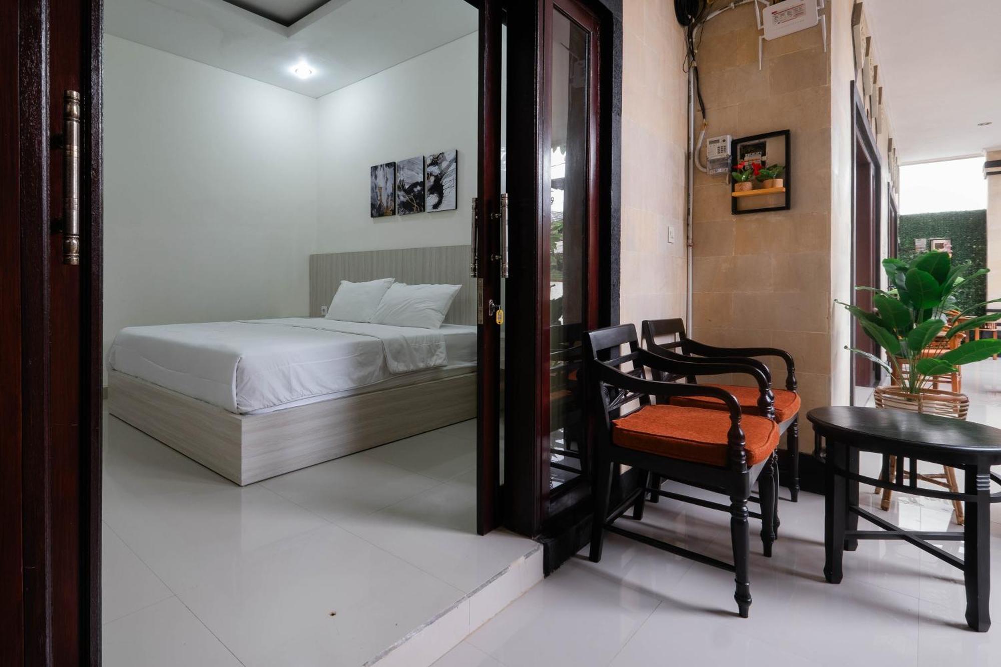Puri Kasih Home Stay Санур Экстерьер фото