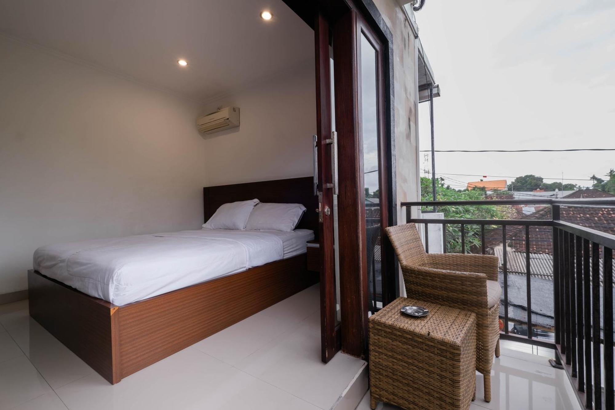 Puri Kasih Home Stay Санур Экстерьер фото