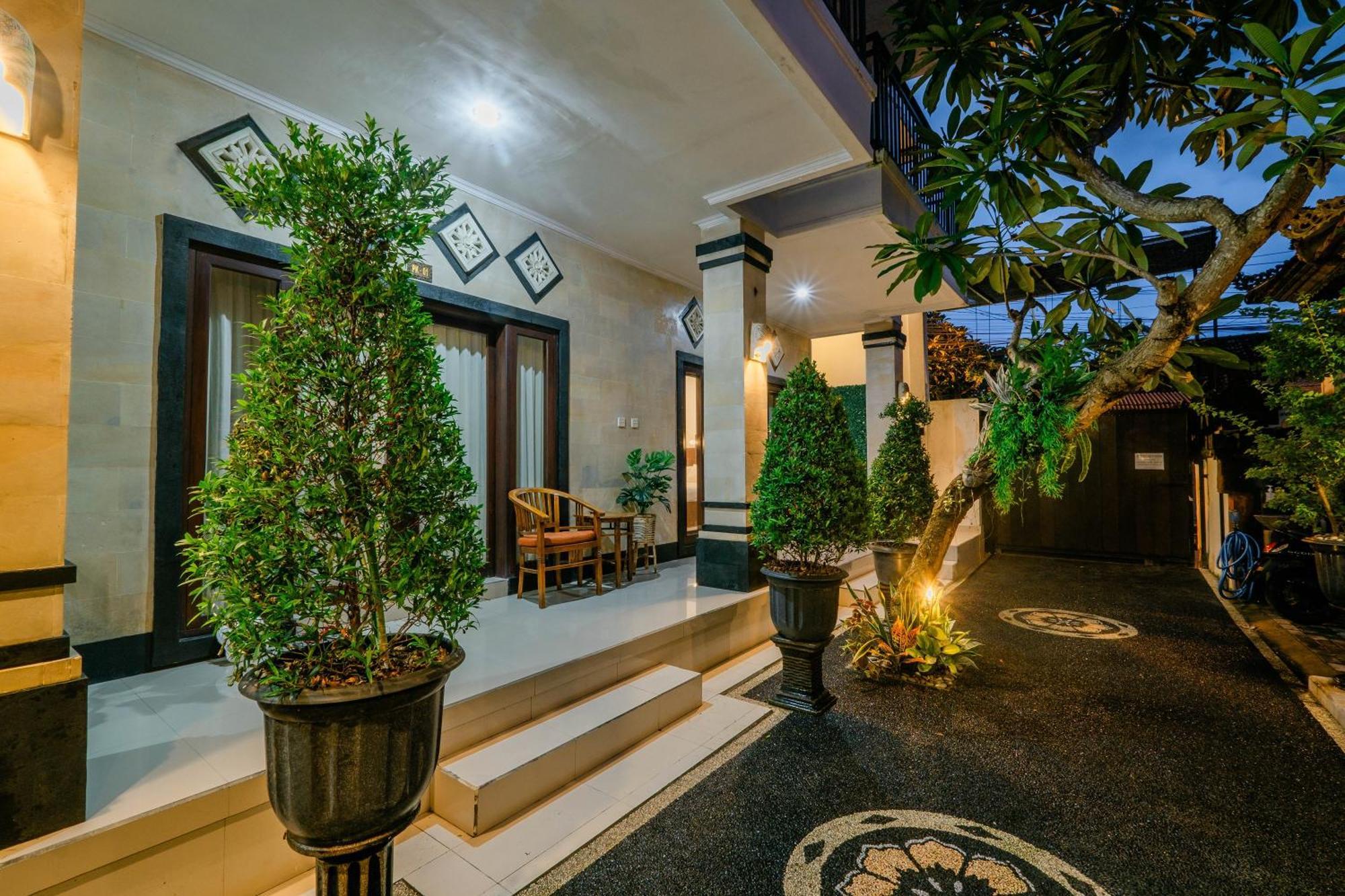 Puri Kasih Home Stay Санур Экстерьер фото