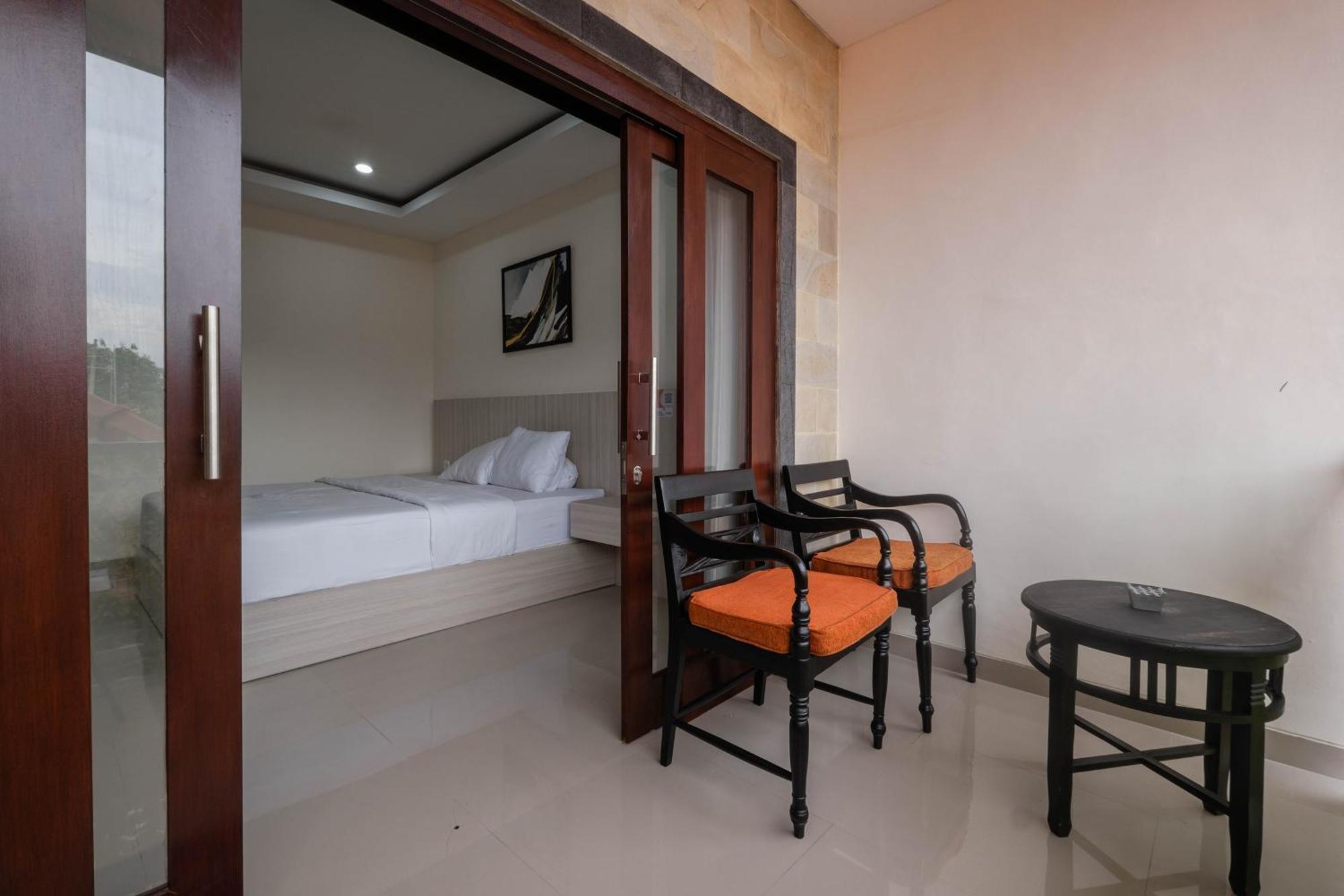Puri Kasih Home Stay Санур Экстерьер фото