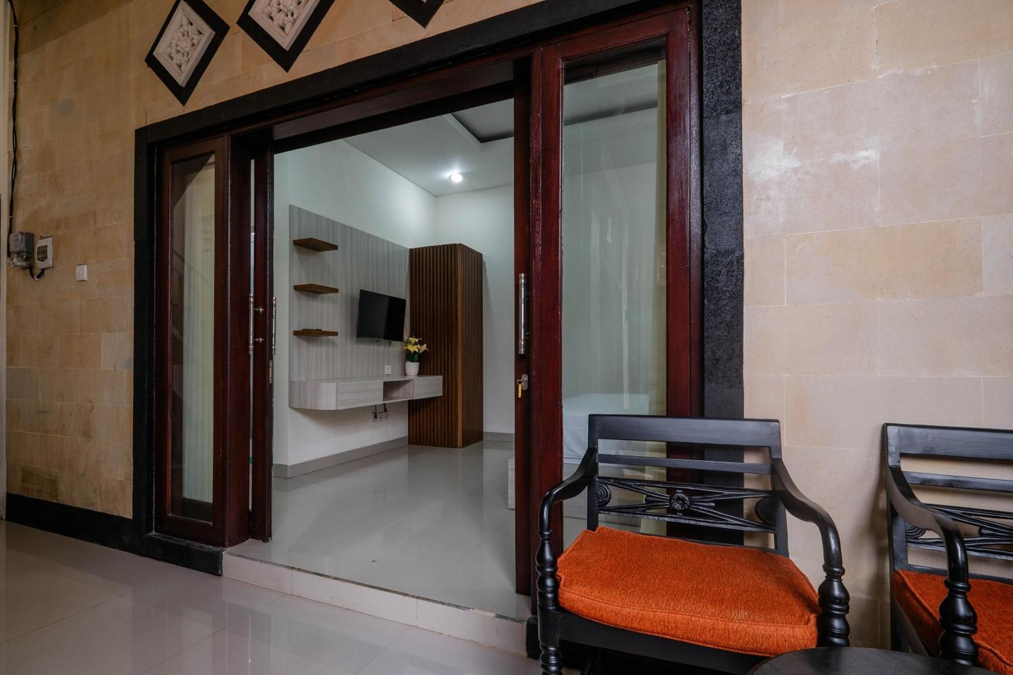 Puri Kasih Home Stay Санур Экстерьер фото