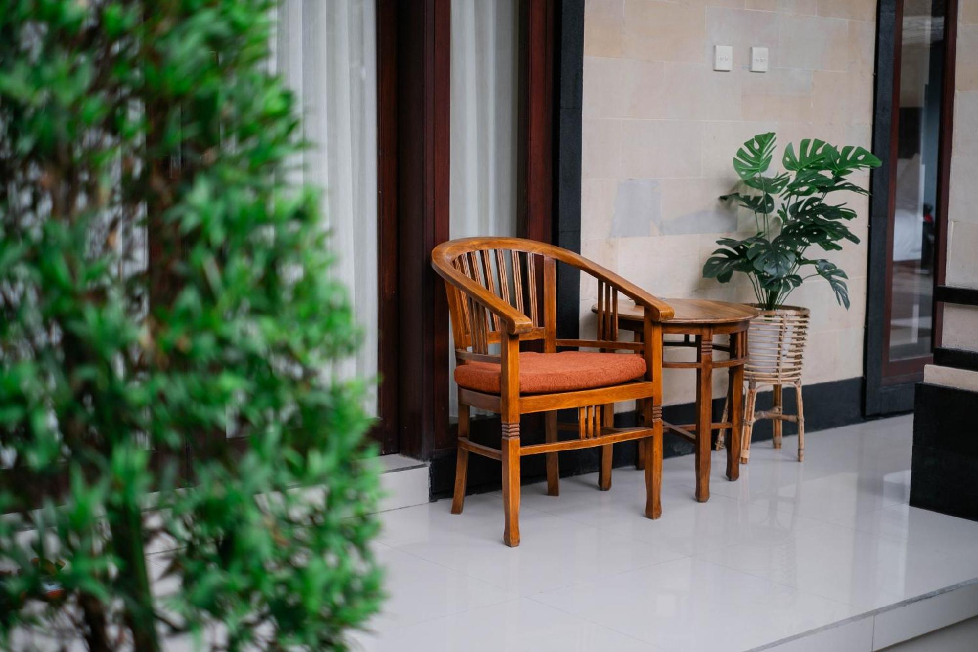 Puri Kasih Home Stay Санур Экстерьер фото