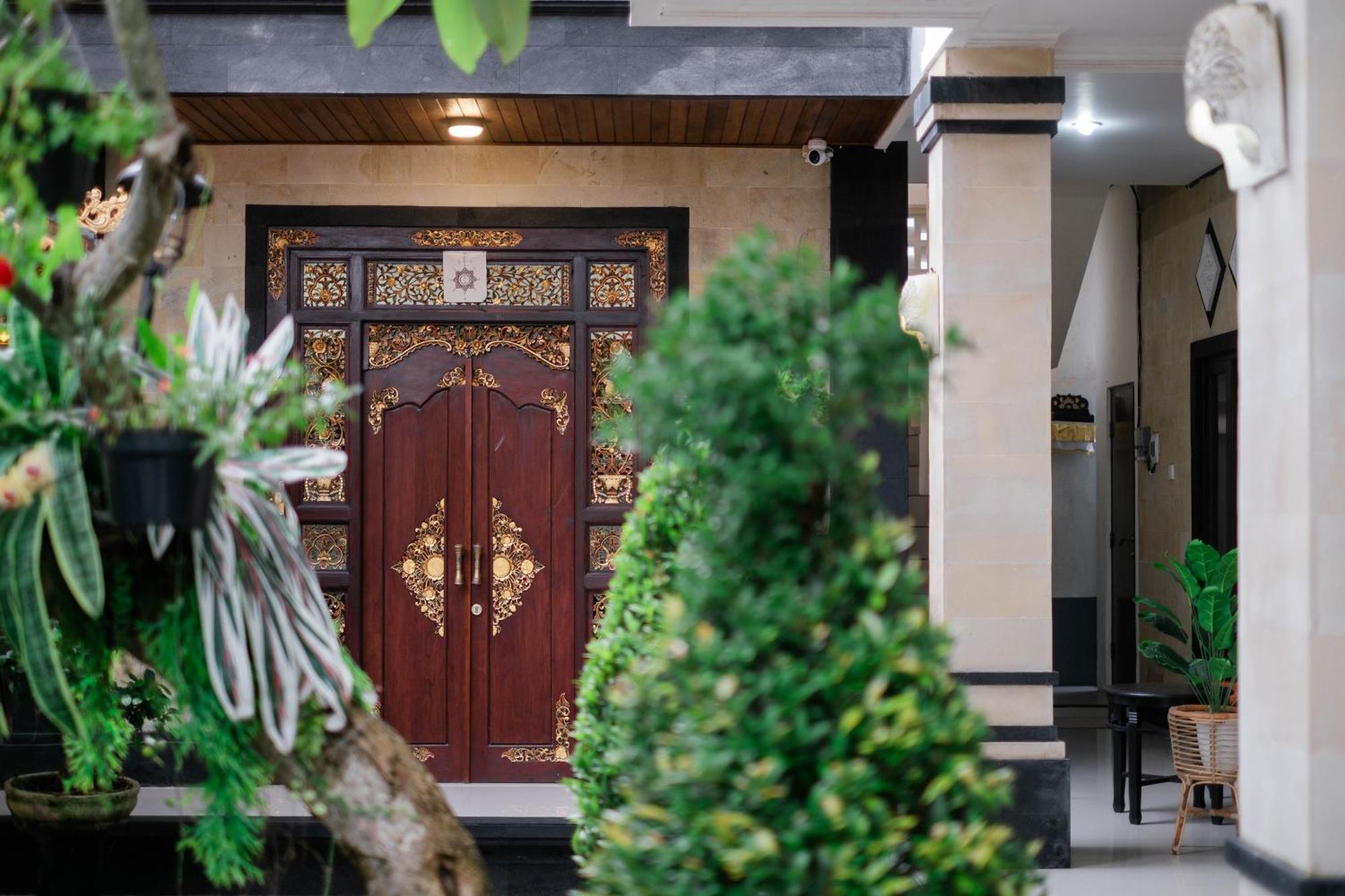 Puri Kasih Home Stay Санур Экстерьер фото